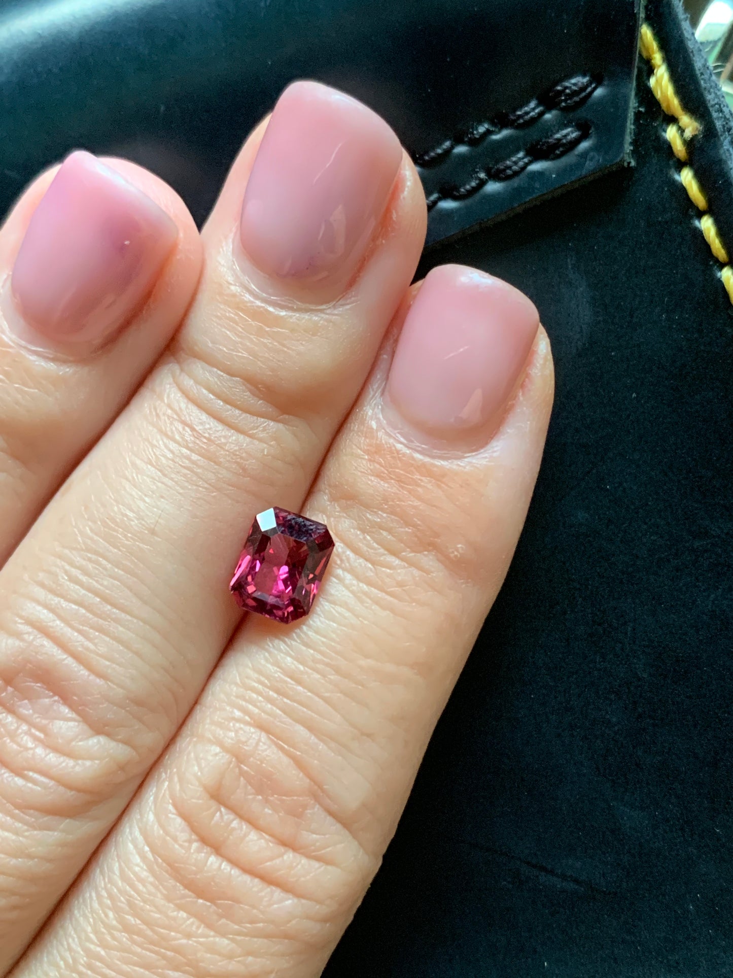 Faceted rhodolite garnet, 1.94 cts