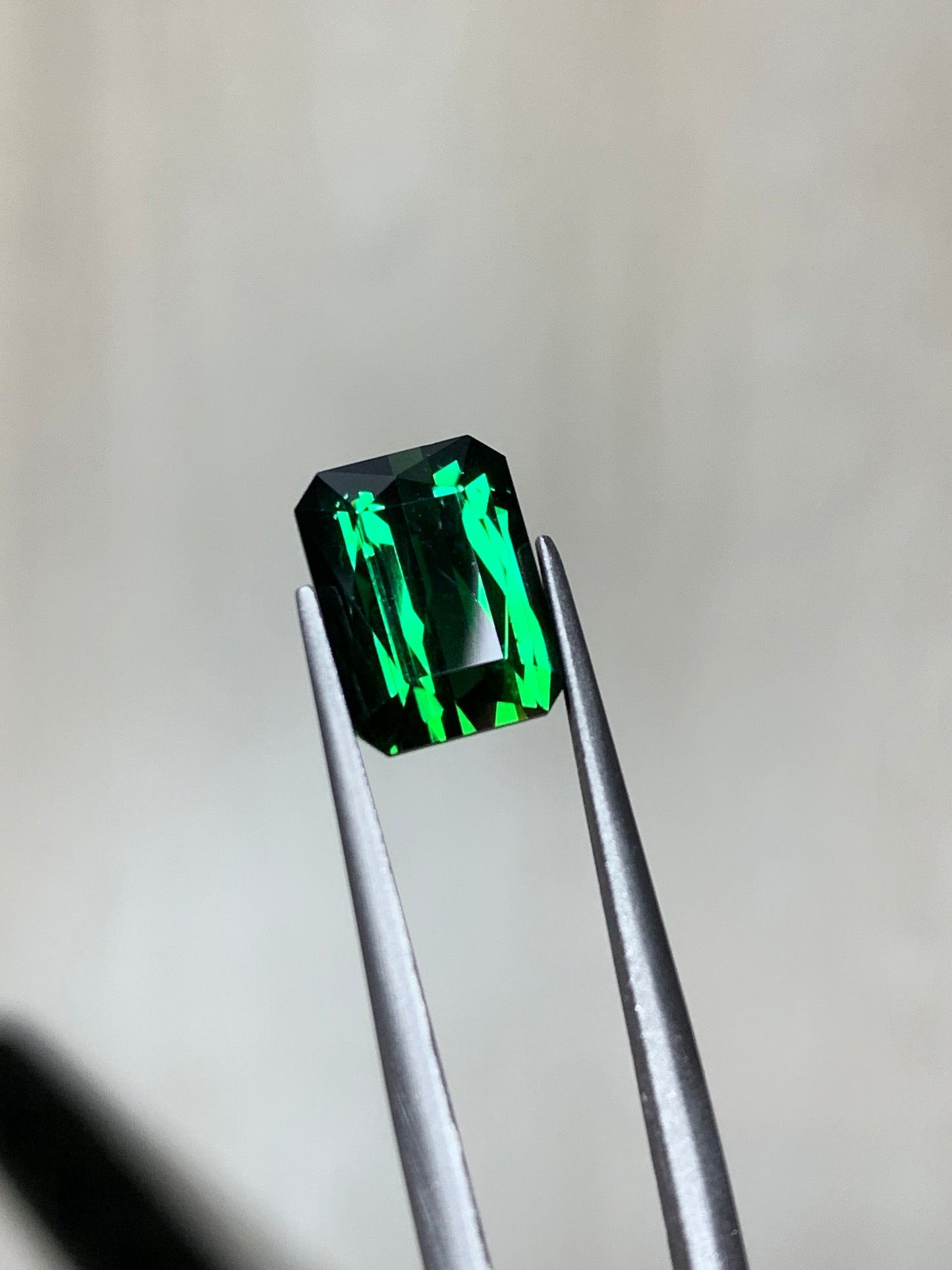 Vivid green tourmaline gemstone, faceted afghan tourmaline 4.1 ct