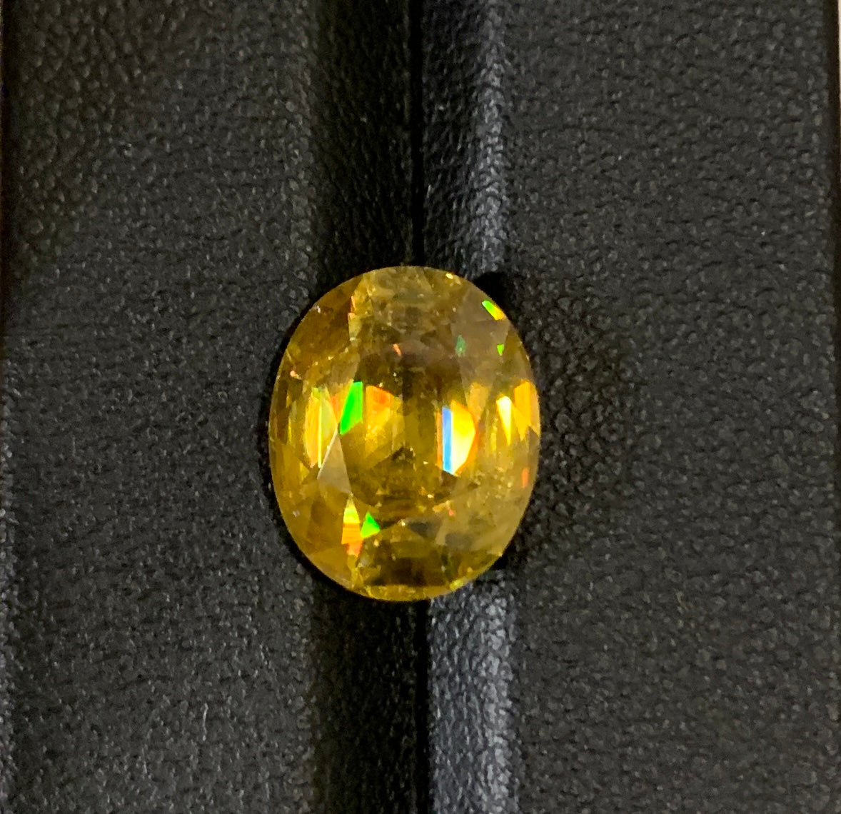 Yellow faceted sphen 5.85 ct