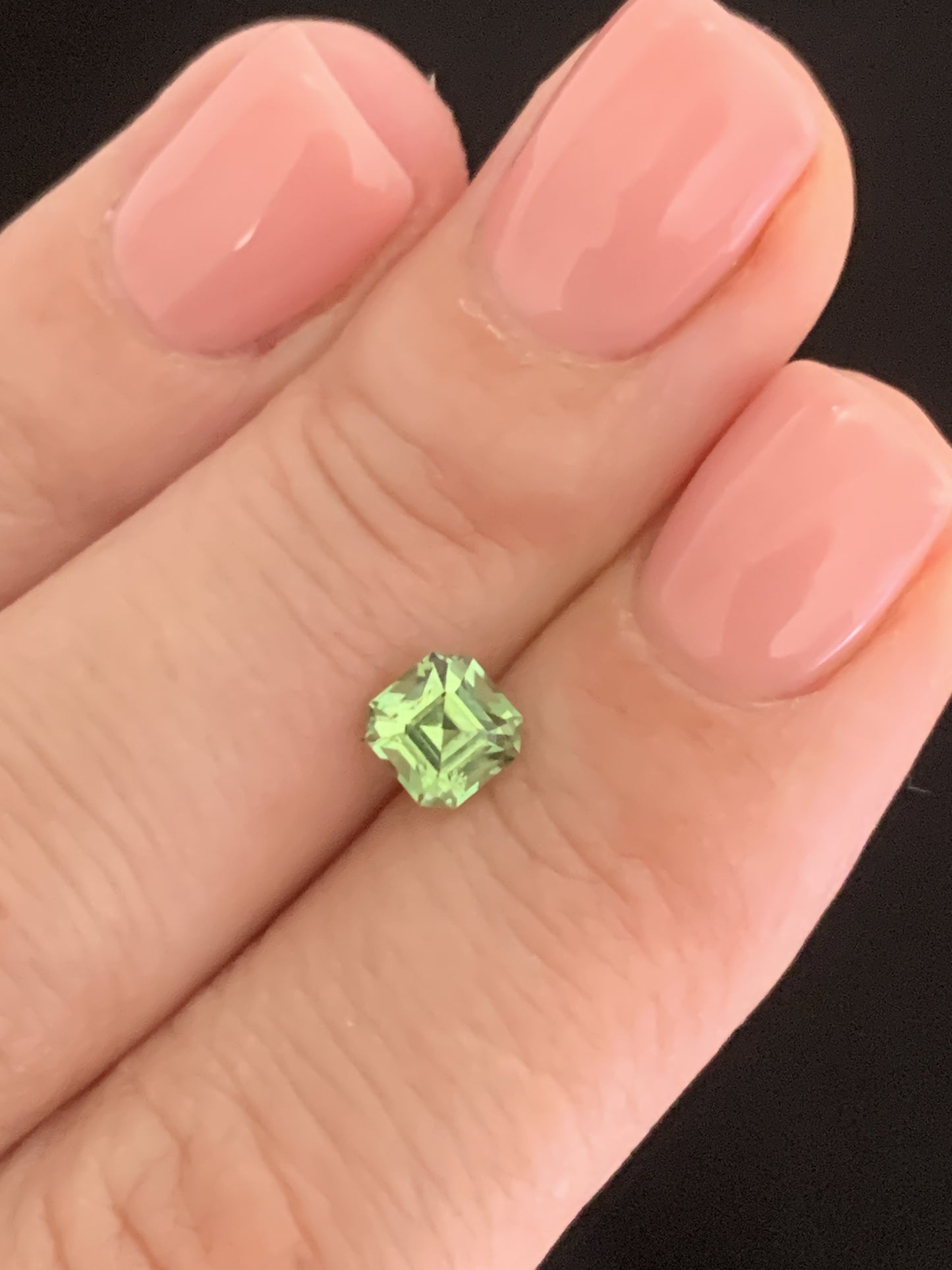 0.88 ct, Faceted mint green tourmaline