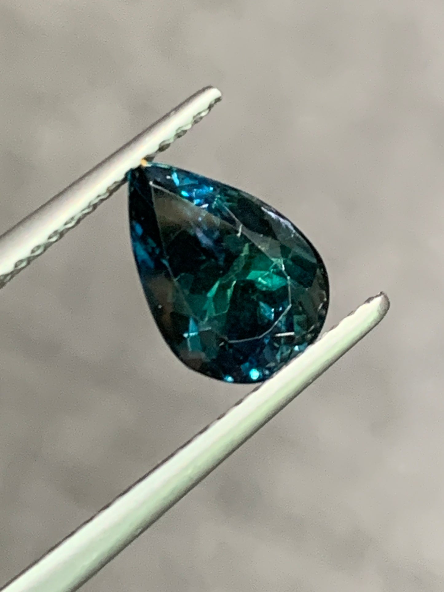 2.34 cts, Certified faceted unheated tanzanite
