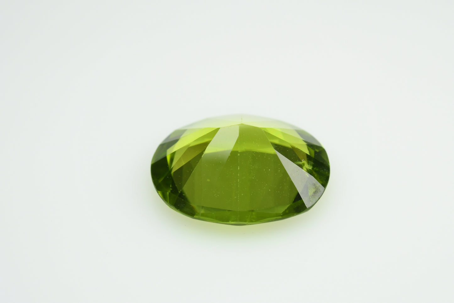 Faceted green peridot 4.26 ct