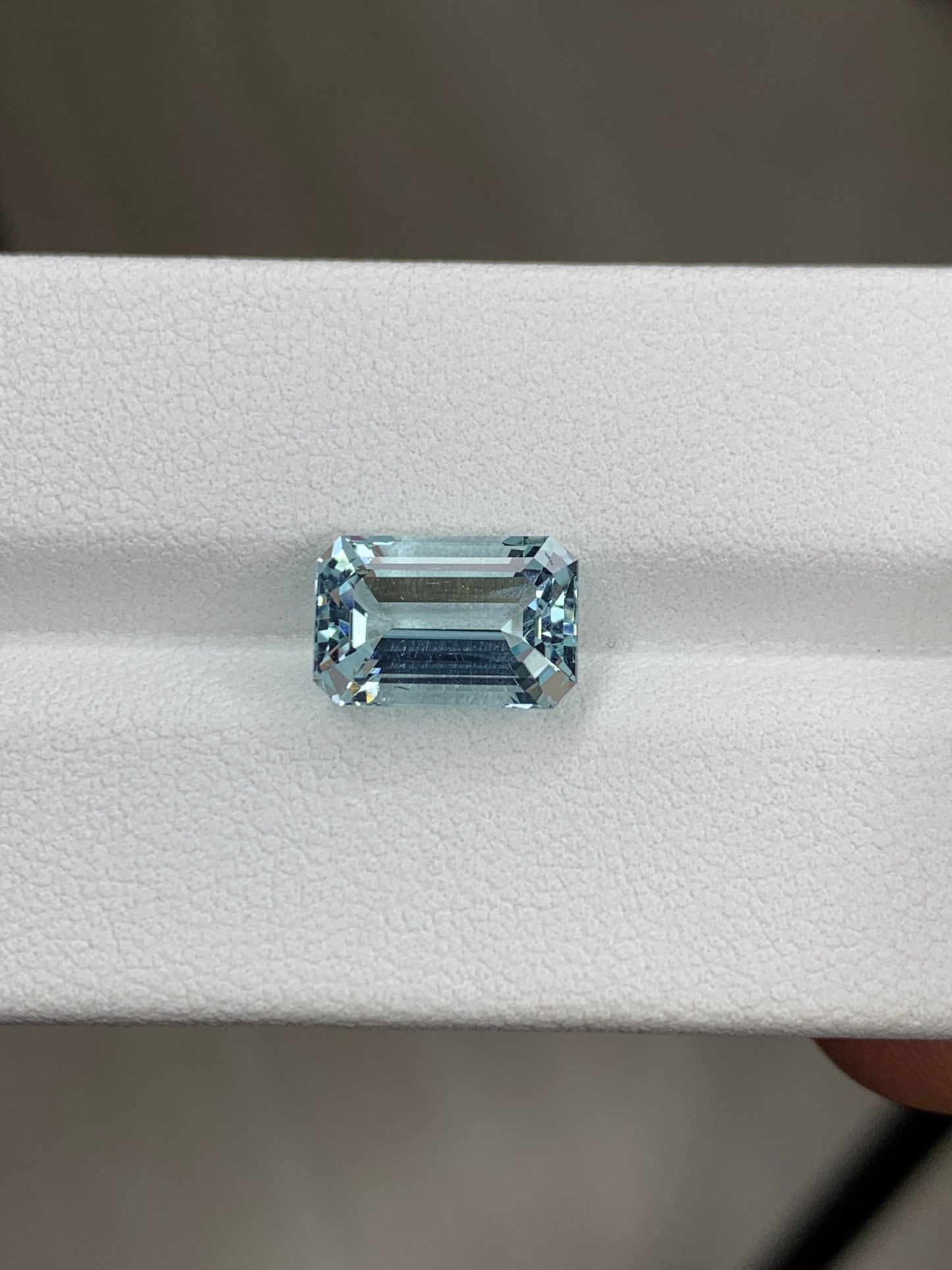 Light blue aquamarine faceted gemstone 3.4 ct