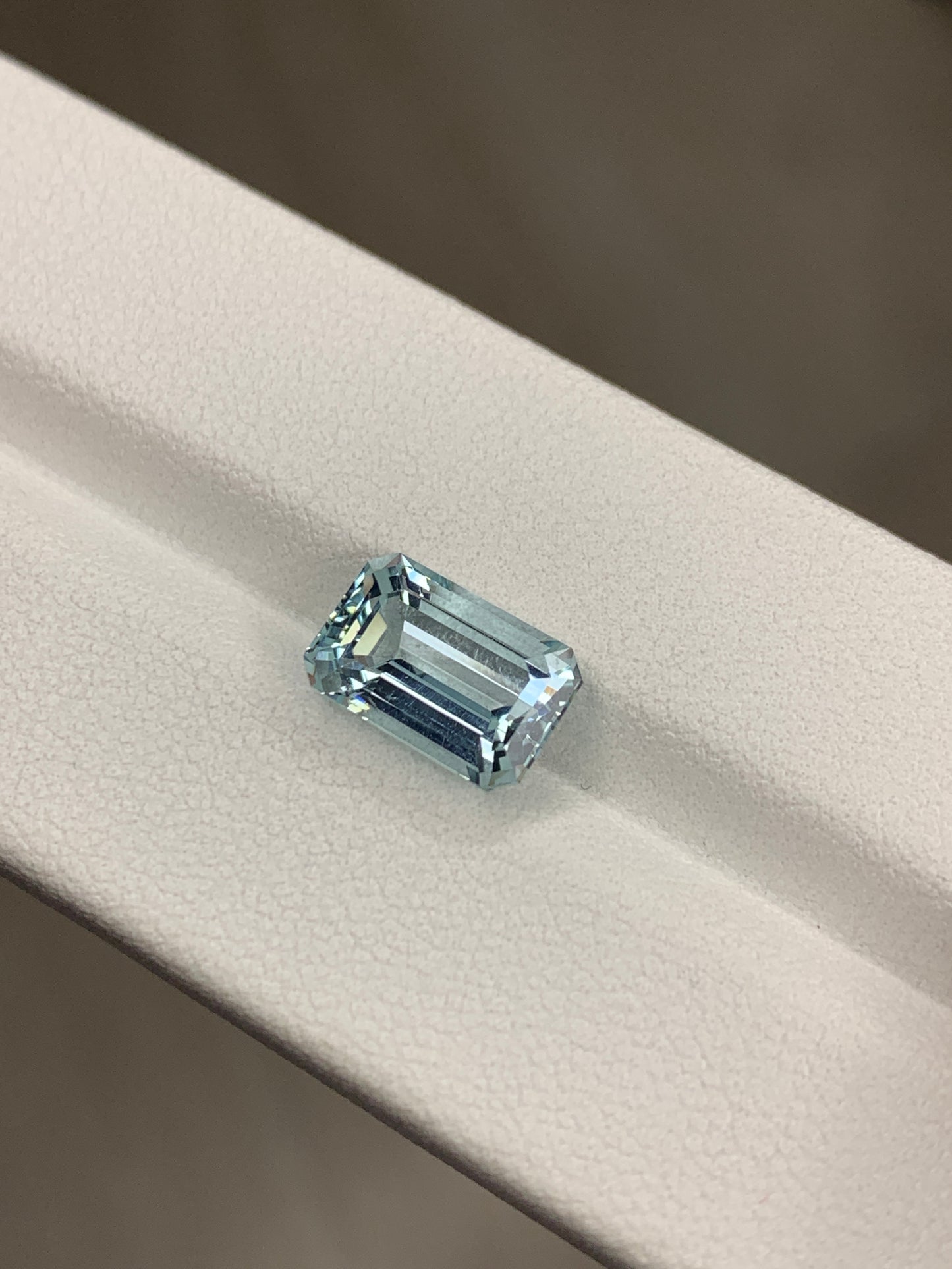 Light blue aquamarine faceted gemstone 3.4 ct