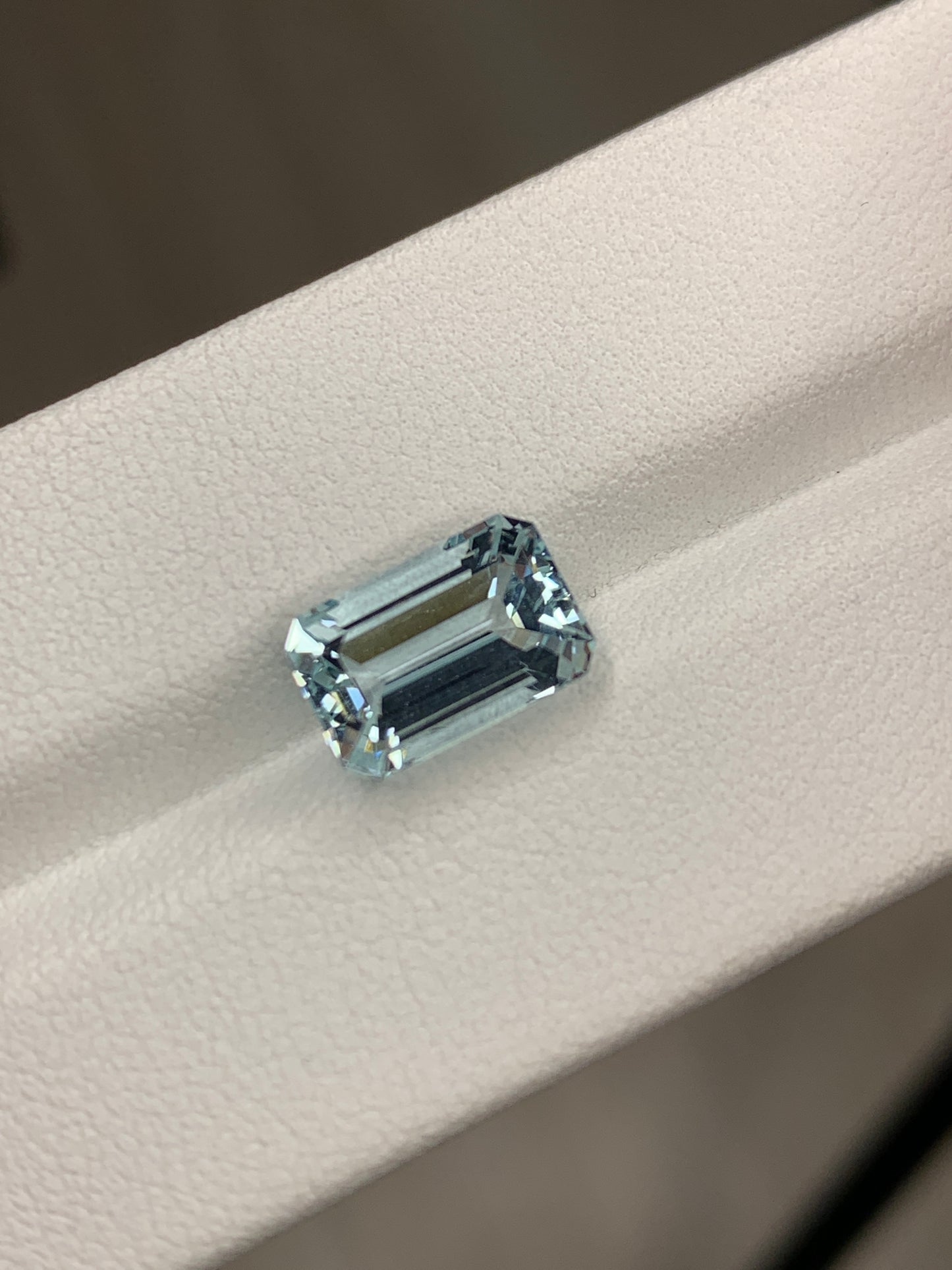 Light blue aquamarine faceted gemstone 3.4 ct