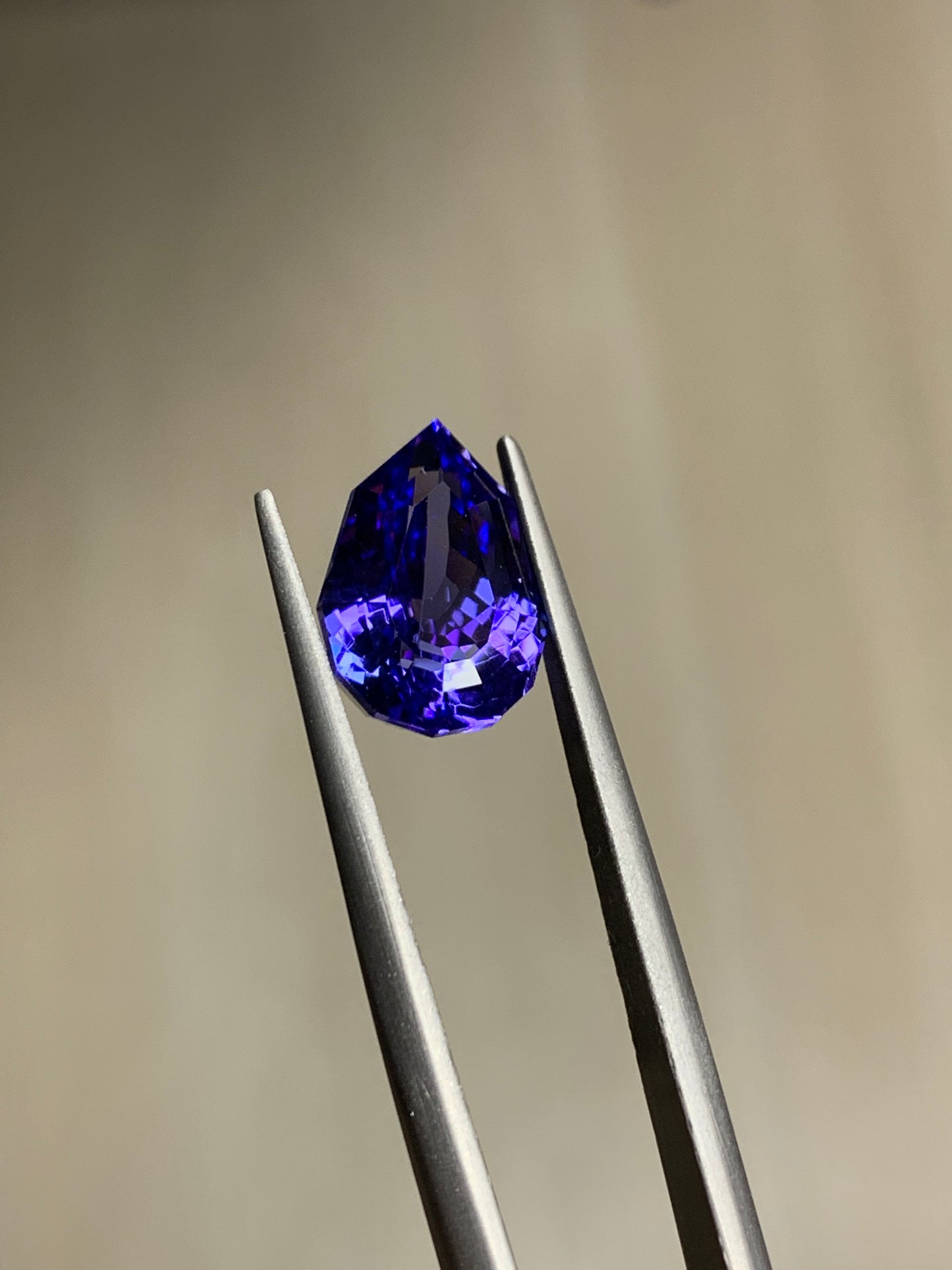 Faceted tanzanite 5.54 ct