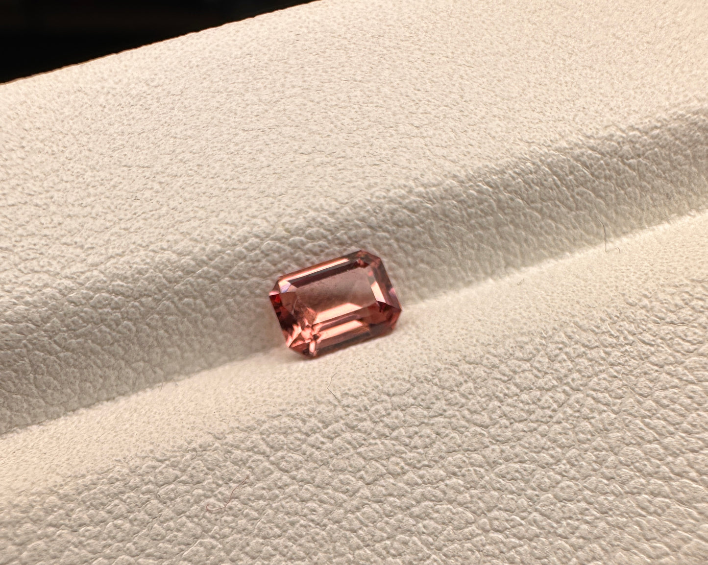 Faceted spinel in the color of Padparadscha 0.5 ct