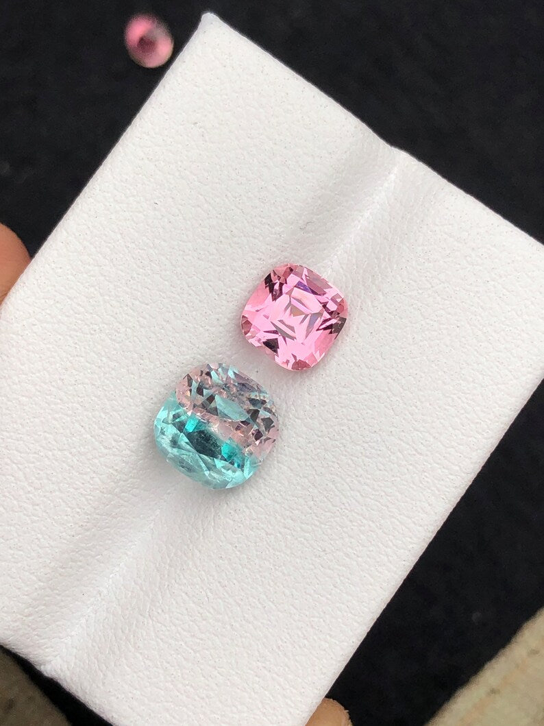 Rare bi color pink blue tourmaline 2.856 ct