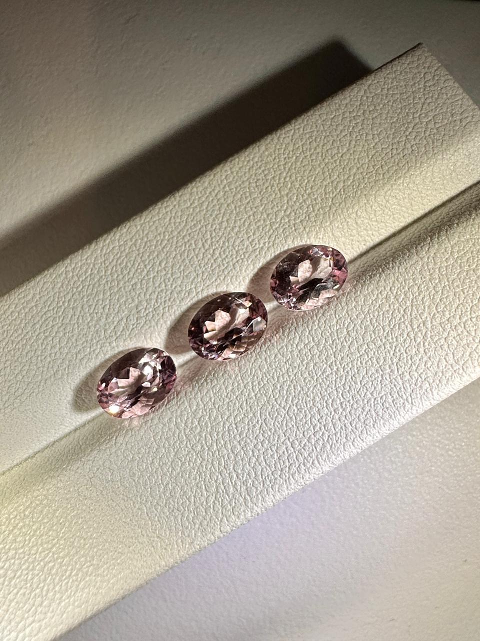 Set of oval pink morganists, 4 carats