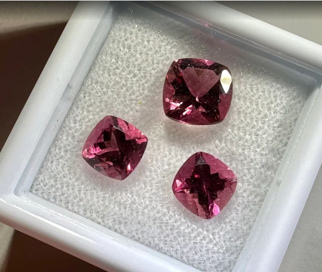 Faceted rubellite tourmaline set 3.58 ct
