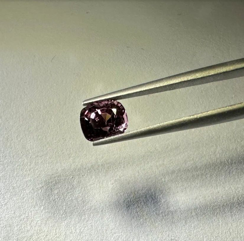 Violet burmese spinel 2.59 ct