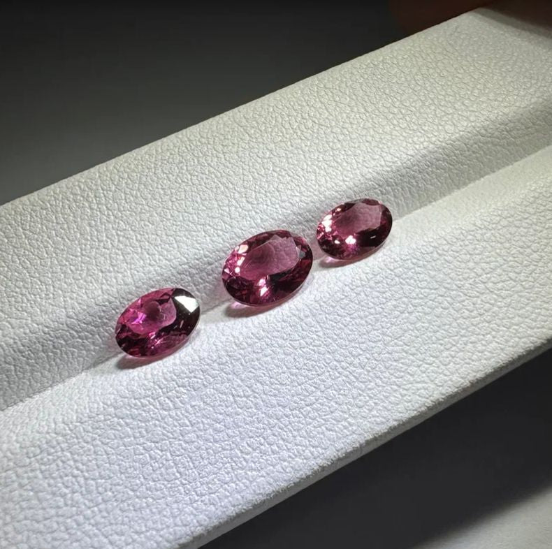 Three faceted tourmalines rubellites 2.81 ct