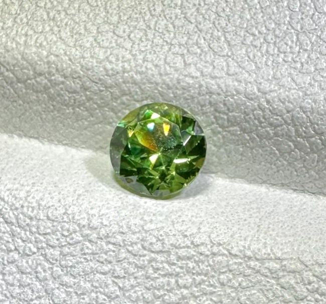 Faceted demantoid garnet 0.28 ct