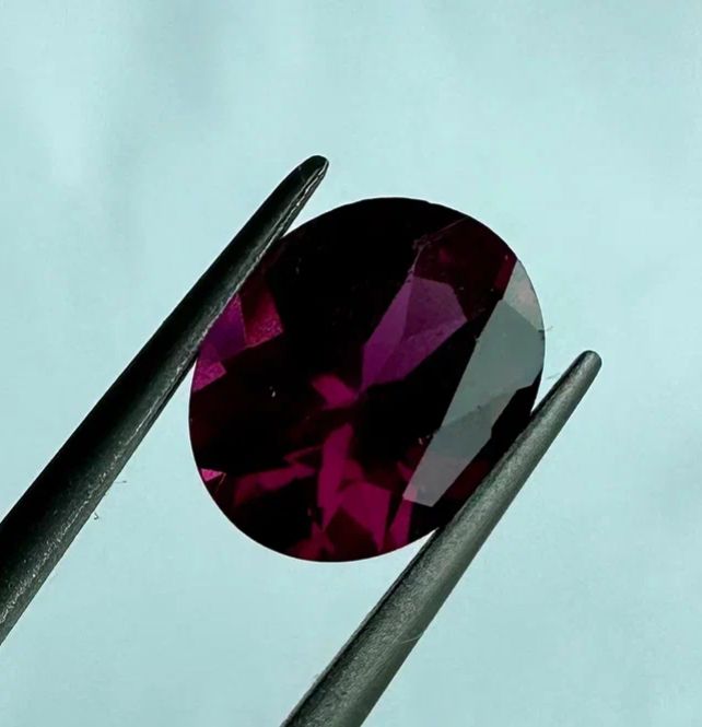 Rhodolite garnet 3 cts