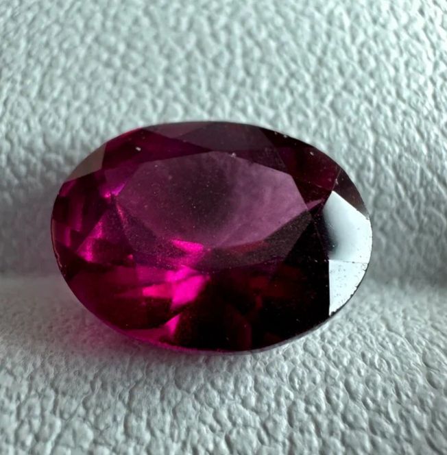 Rhodolite garnet 3 cts