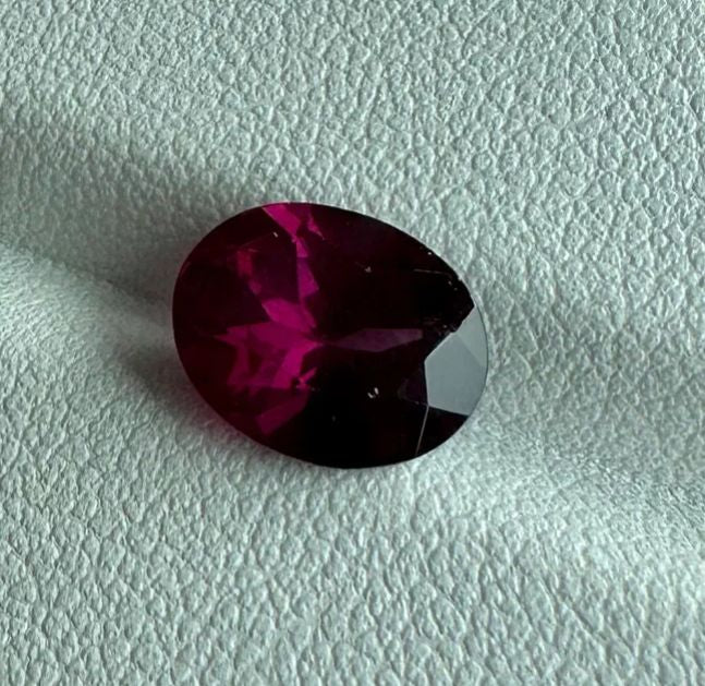 Rhodolite garnet 3 cts