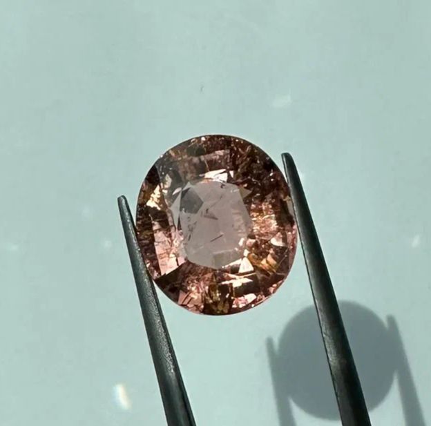 Peach color tourmaline 8,4 ct