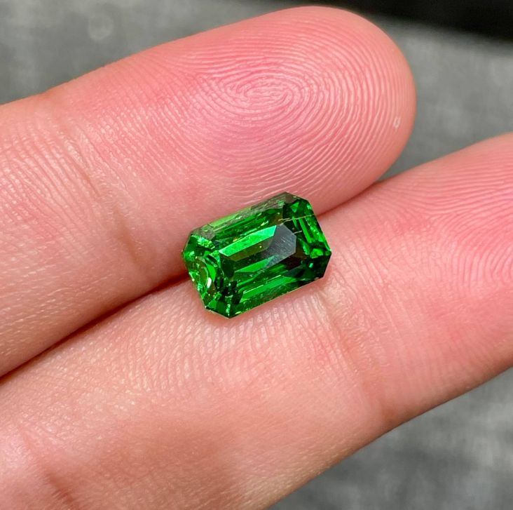 3.57 cts faceted Tsavorite Garnet