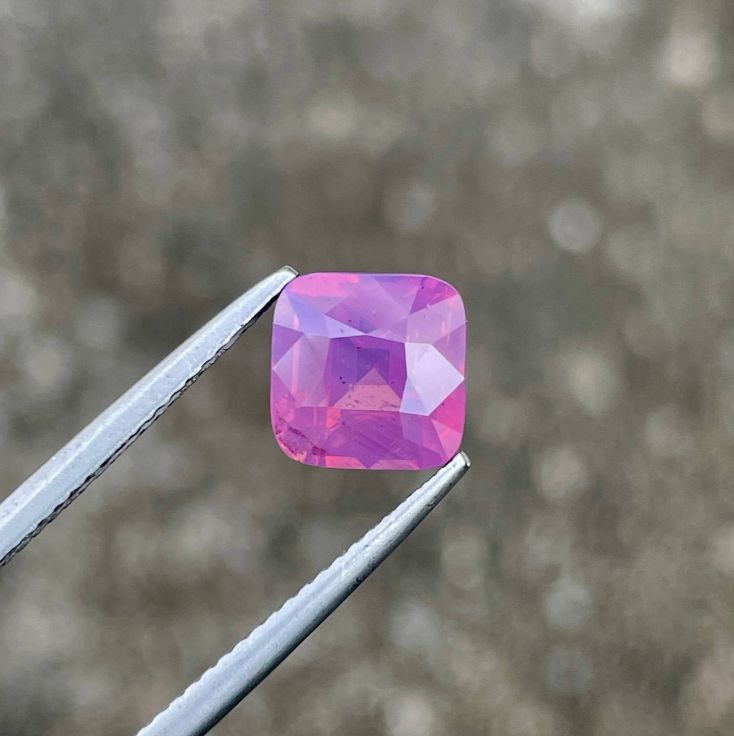 Faceted Pinkish Purple Sapphire 4.16 ct