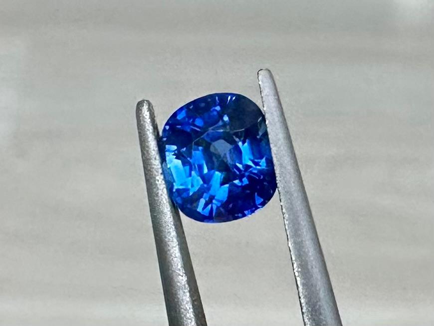 Natural sapphire heat treatment 0.98 ct