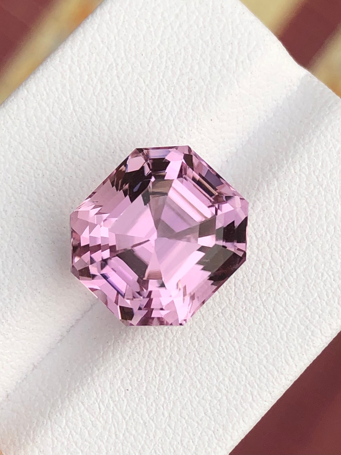 Faceted kunzite 13.7 ct
