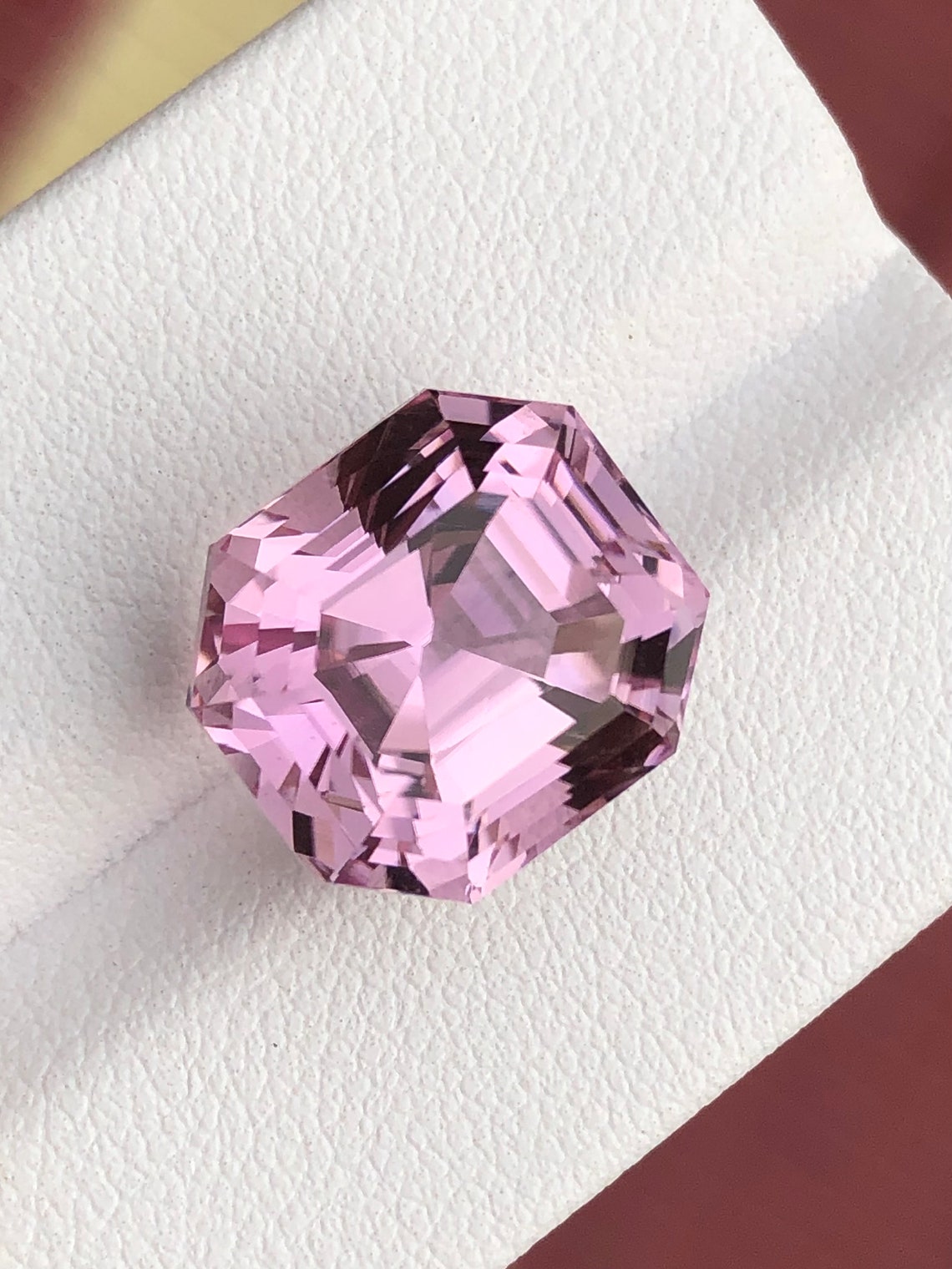 Faceted kunzite 13.7 ct