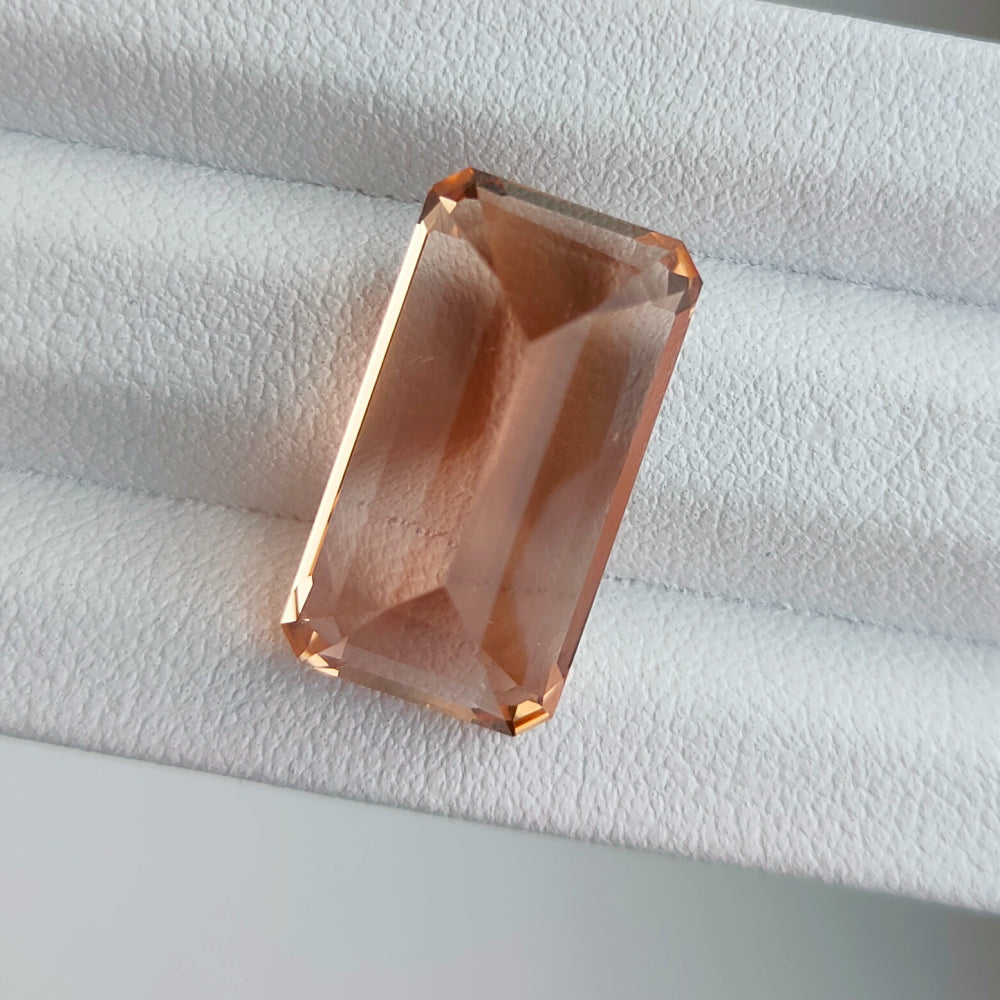 Rare faceted imperial topaz 20.5 ct