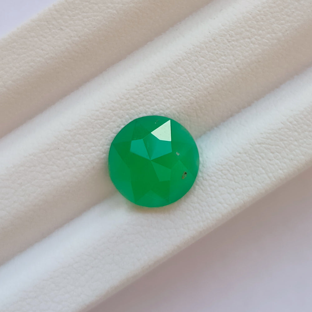 Faceted chrysoprase 2.5 ct