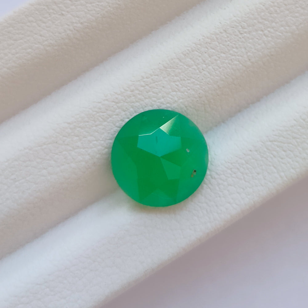 Faceted chrysoprase 2.5 ct