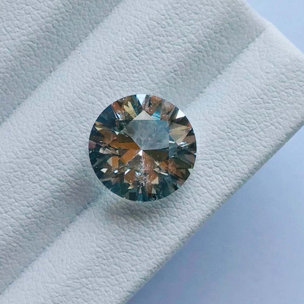 Faceted topaz 4.92 ct