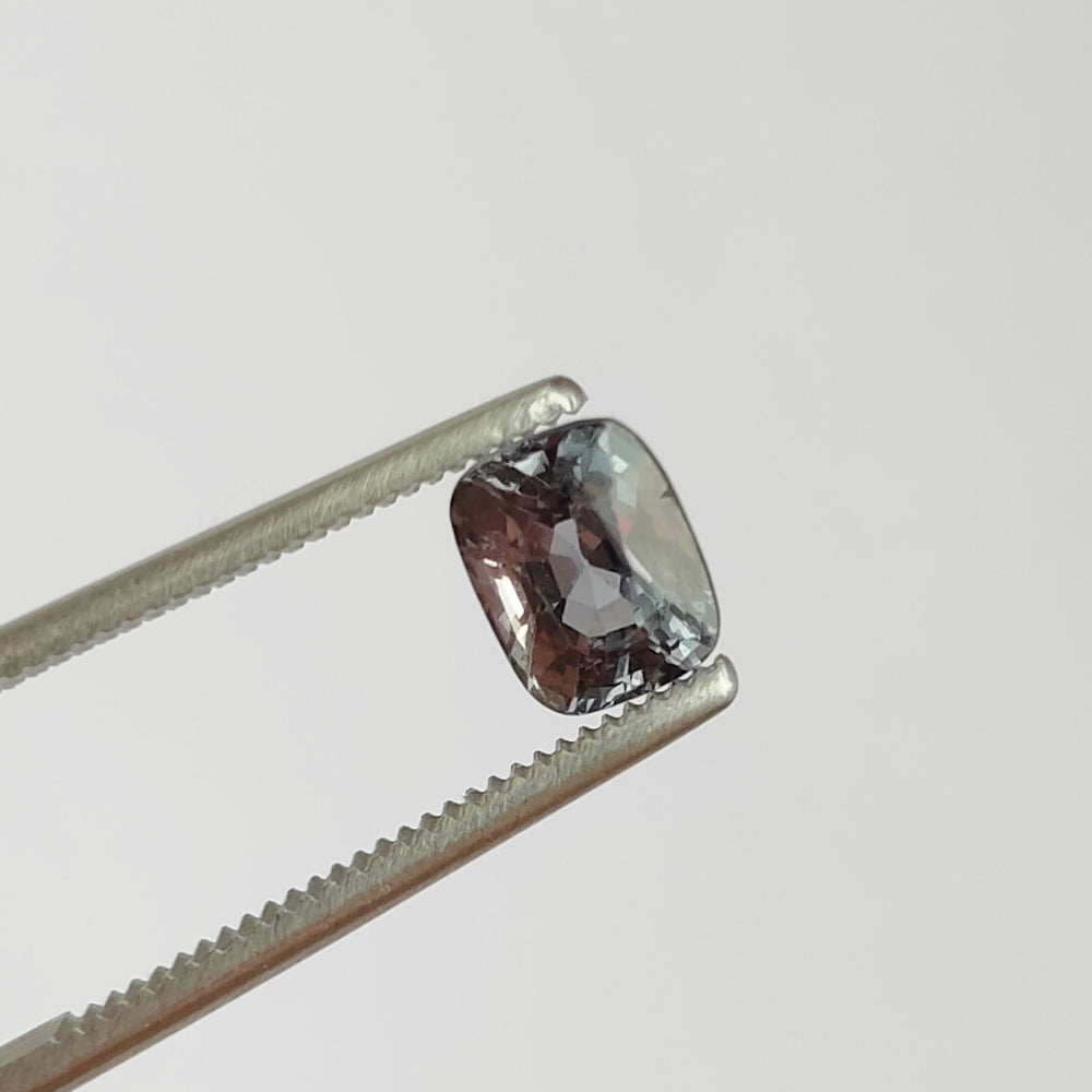 Grey burmese spinel 1.5 ct