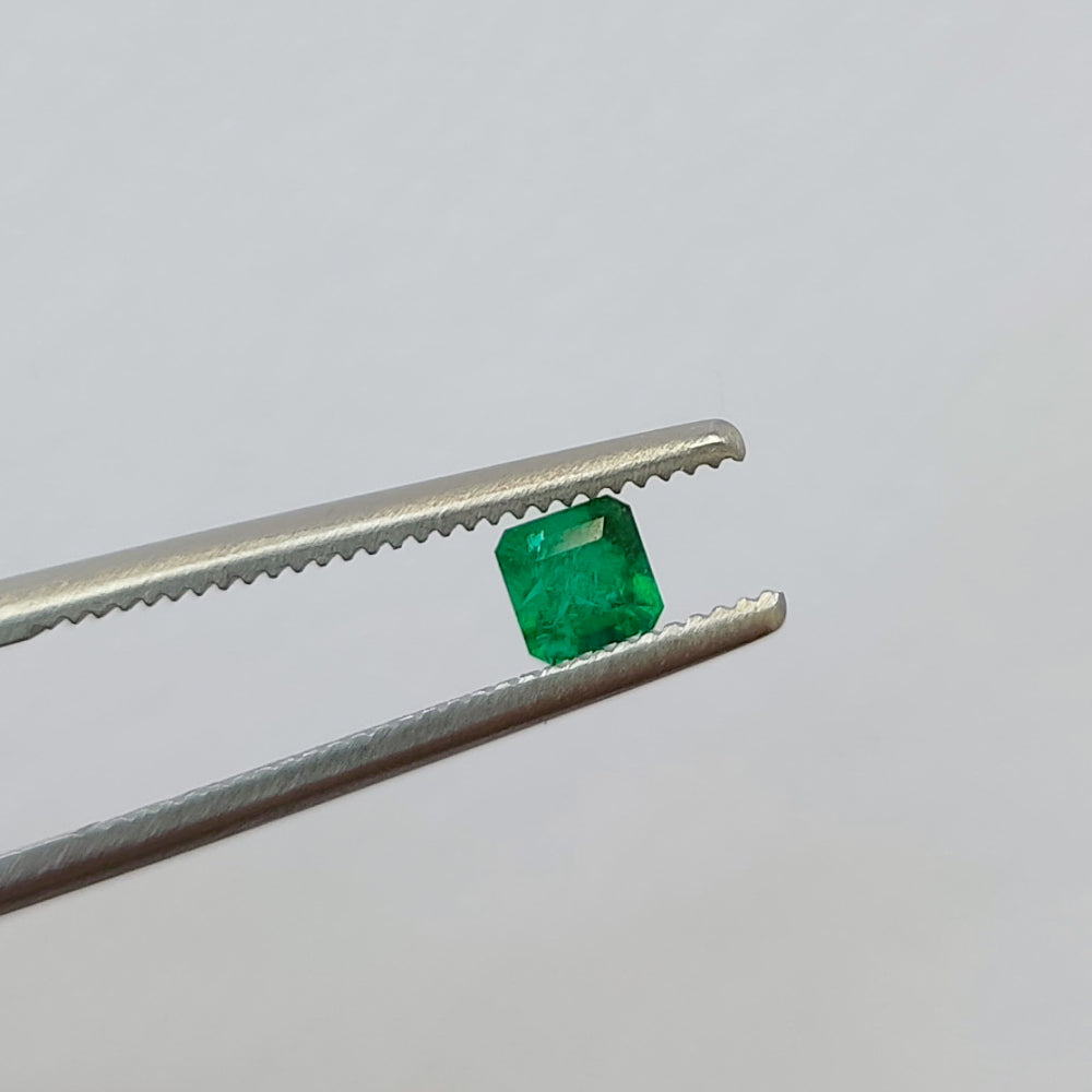 Faceted natural emerald 0.9 ct