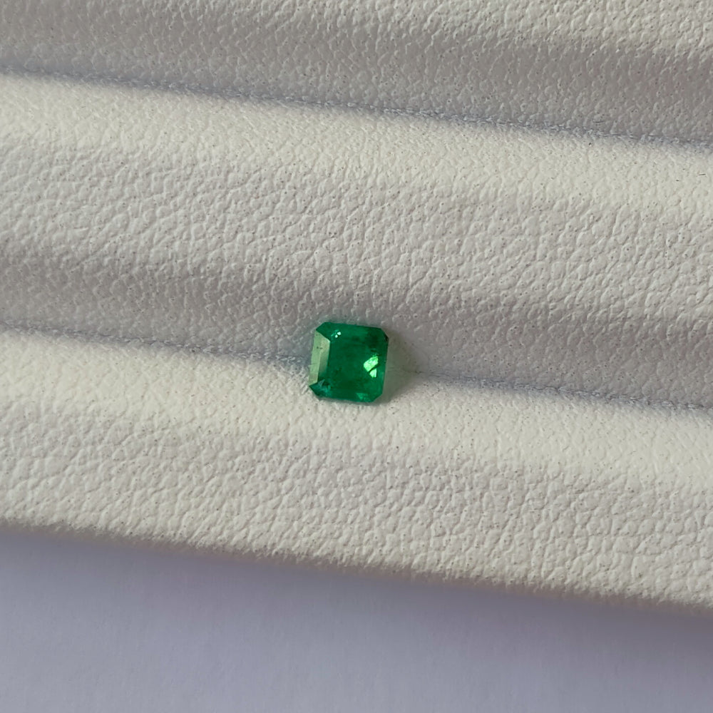 Faceted natural emerald 0.9 ct