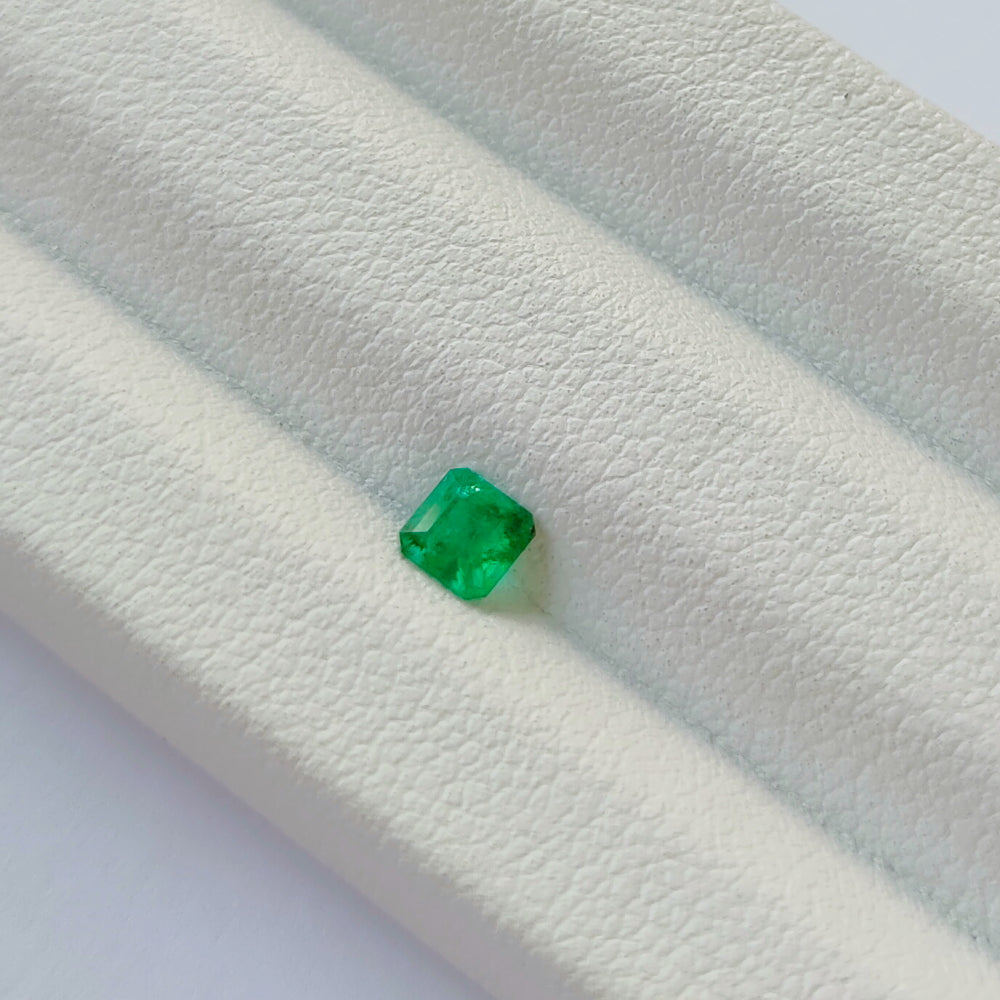 Faceted natural emerald 0.9 ct