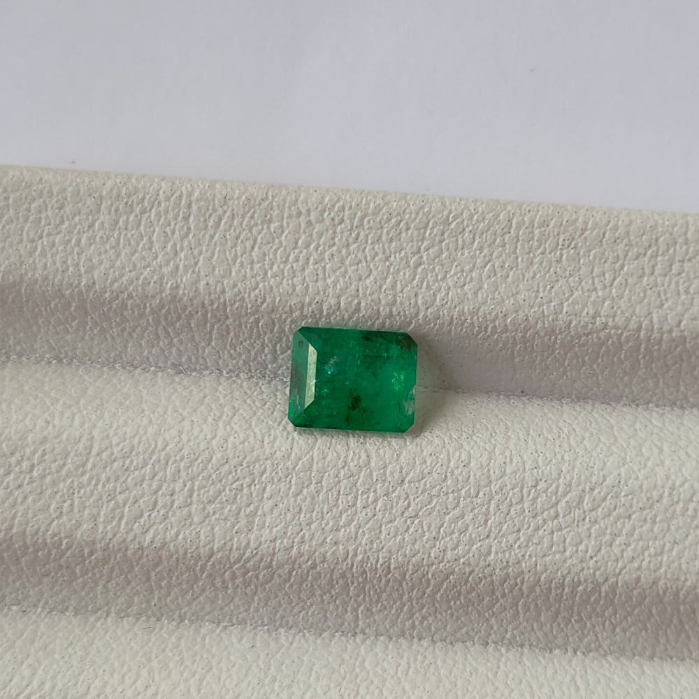 Faceted natural emerald 0.9 ct