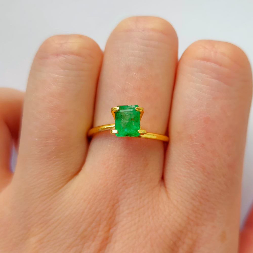 Faceted natural emerald 0.9 ct