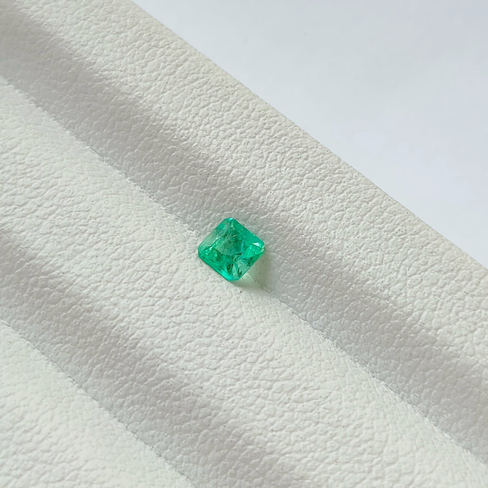 Faceted natural emerald 0.2 ct