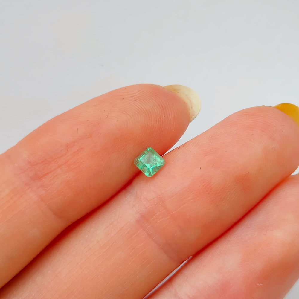 Faceted natural emerald 0.2 ct