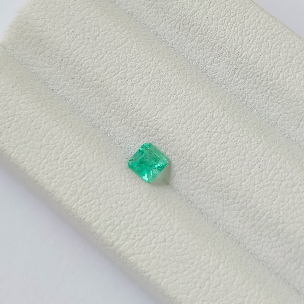 Faceted natural emerald 0.2 ct
