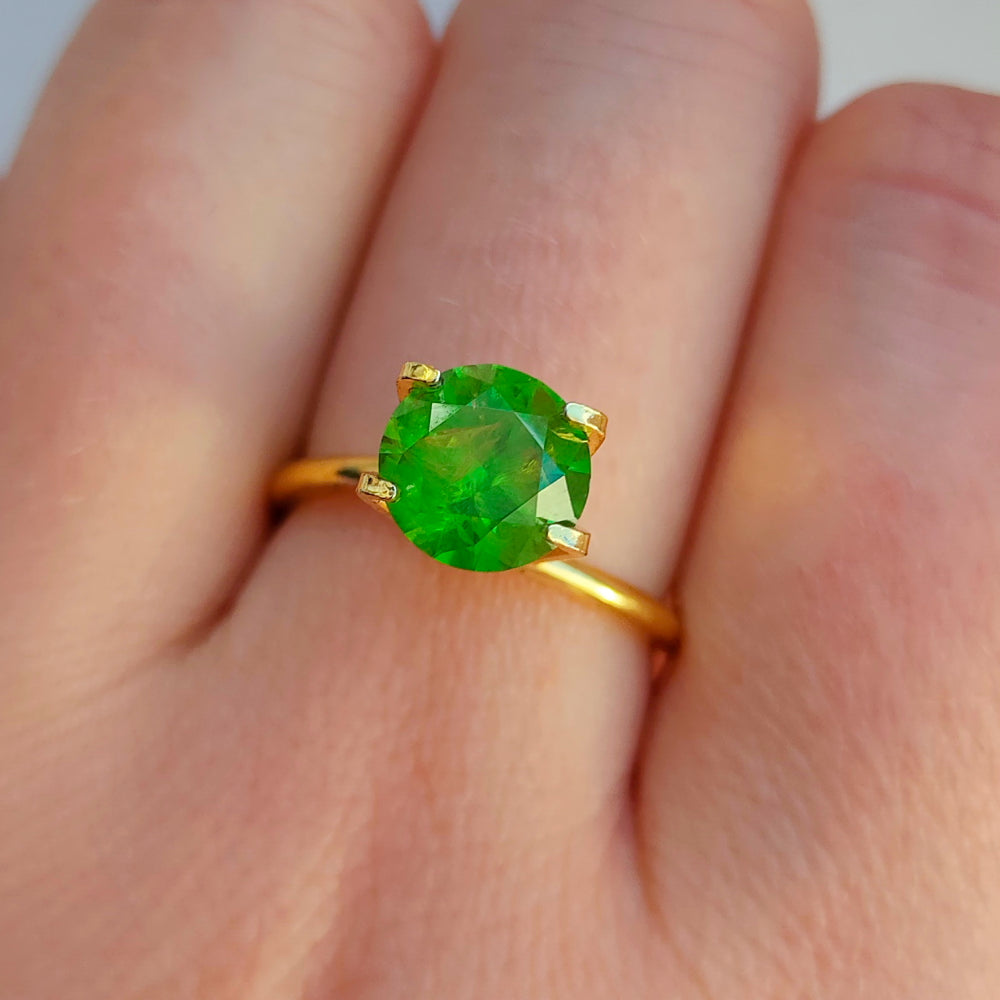 Faceted demantoid 2.2 ct