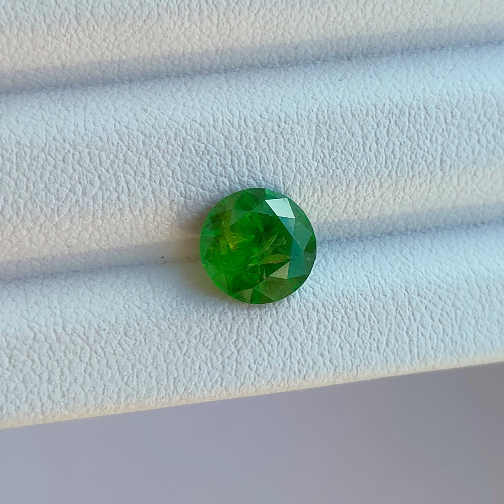 Faceted demantoid 2.2 ct
