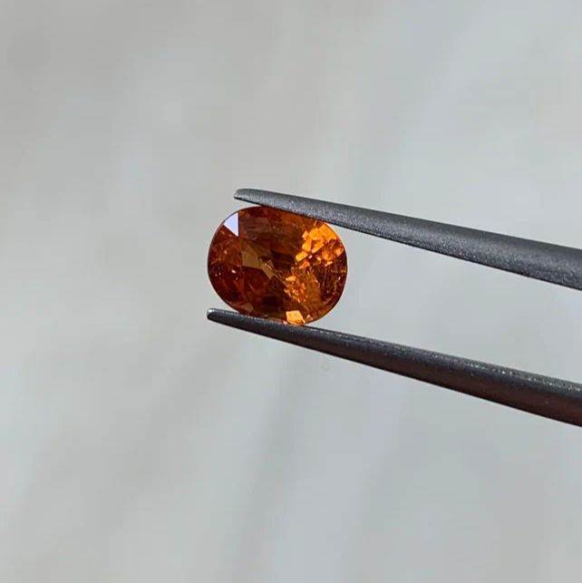 Neon spessartite garnet 1.6 ct