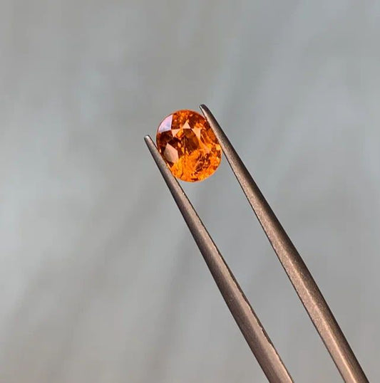 Neon spessartite garnet 1.6 ct
