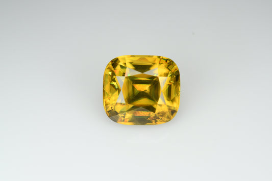 Yellow faceted sphen 5 ct