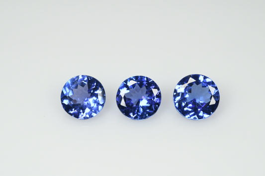 Faceted round tanzanite set 2.83 cts