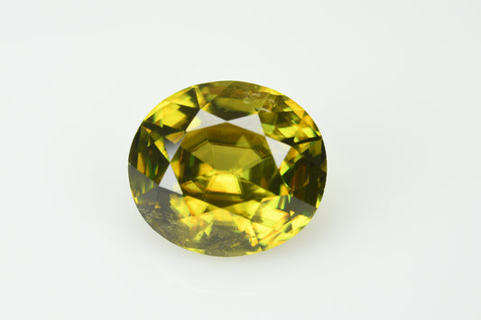 Faceted yellowish green sphene 3.75 cts