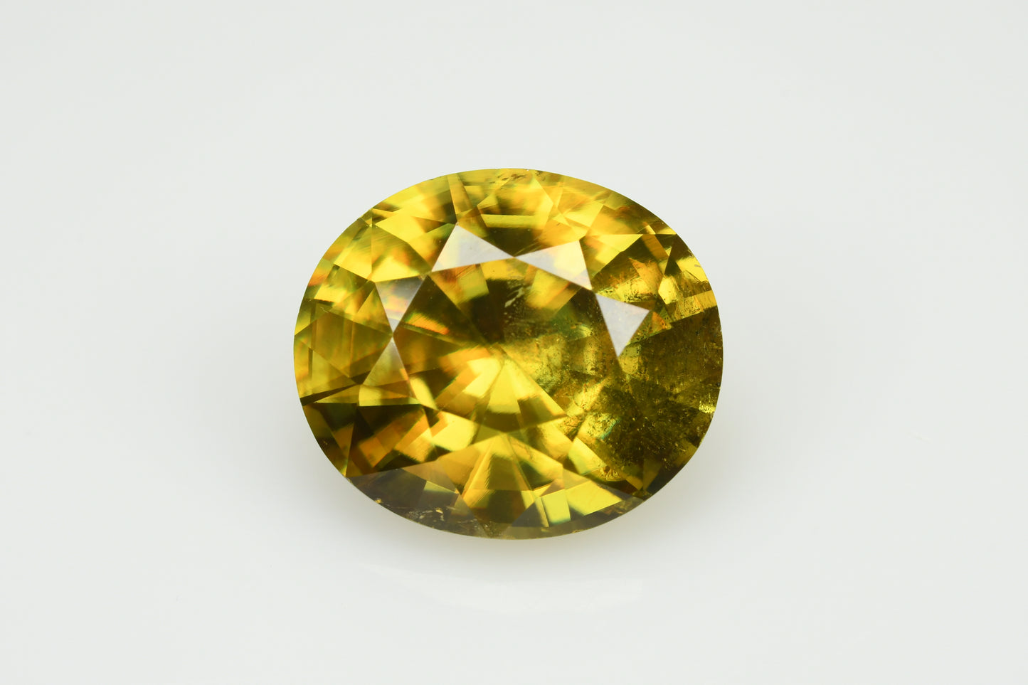 Faceted yellow green sphene, 3.70 cts