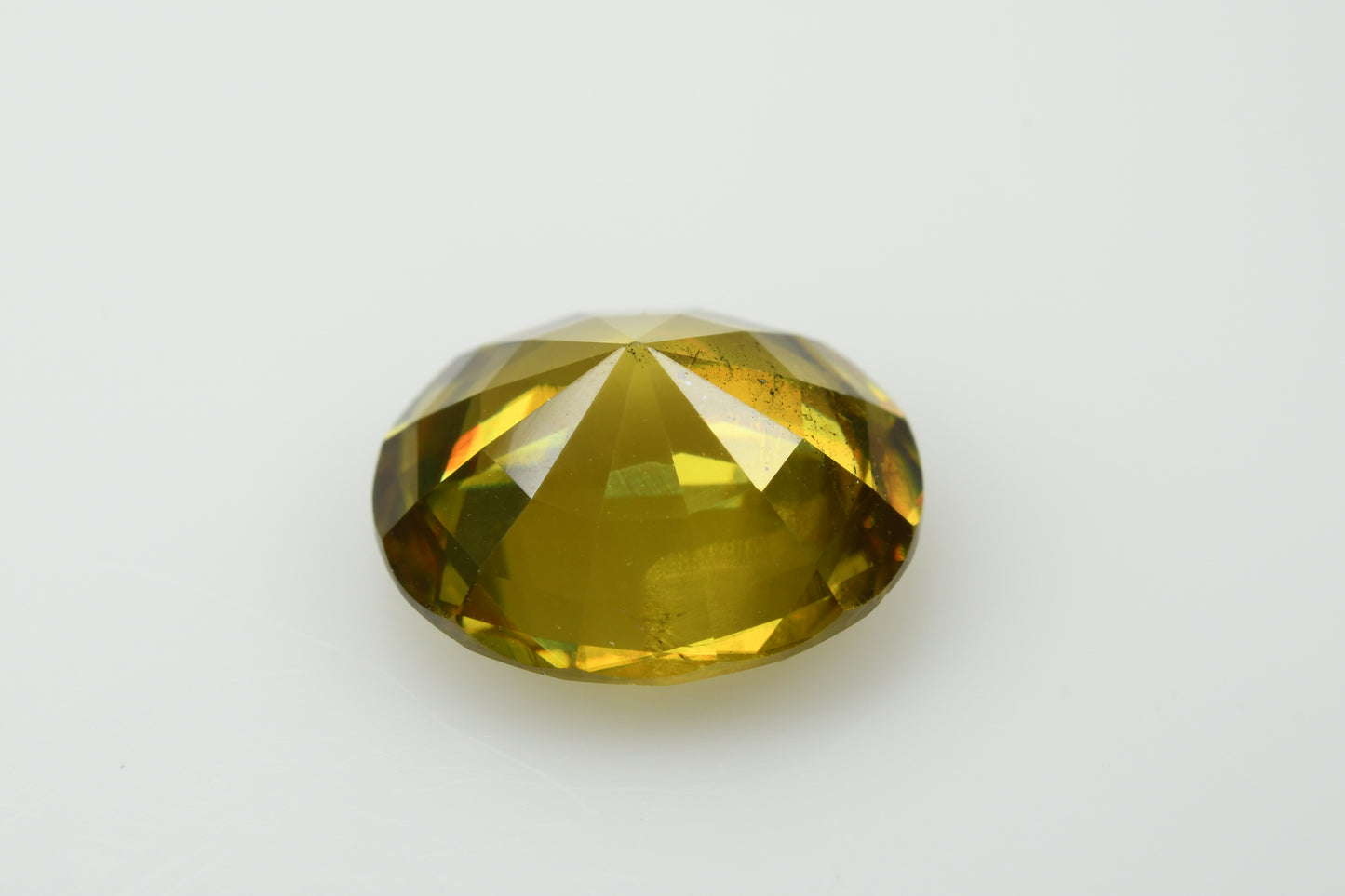 Faceted yellow green sphene, 3.70 cts