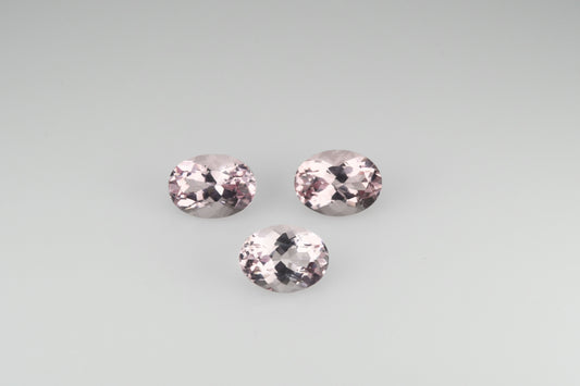 Set of oval pink morganists, 4 carats