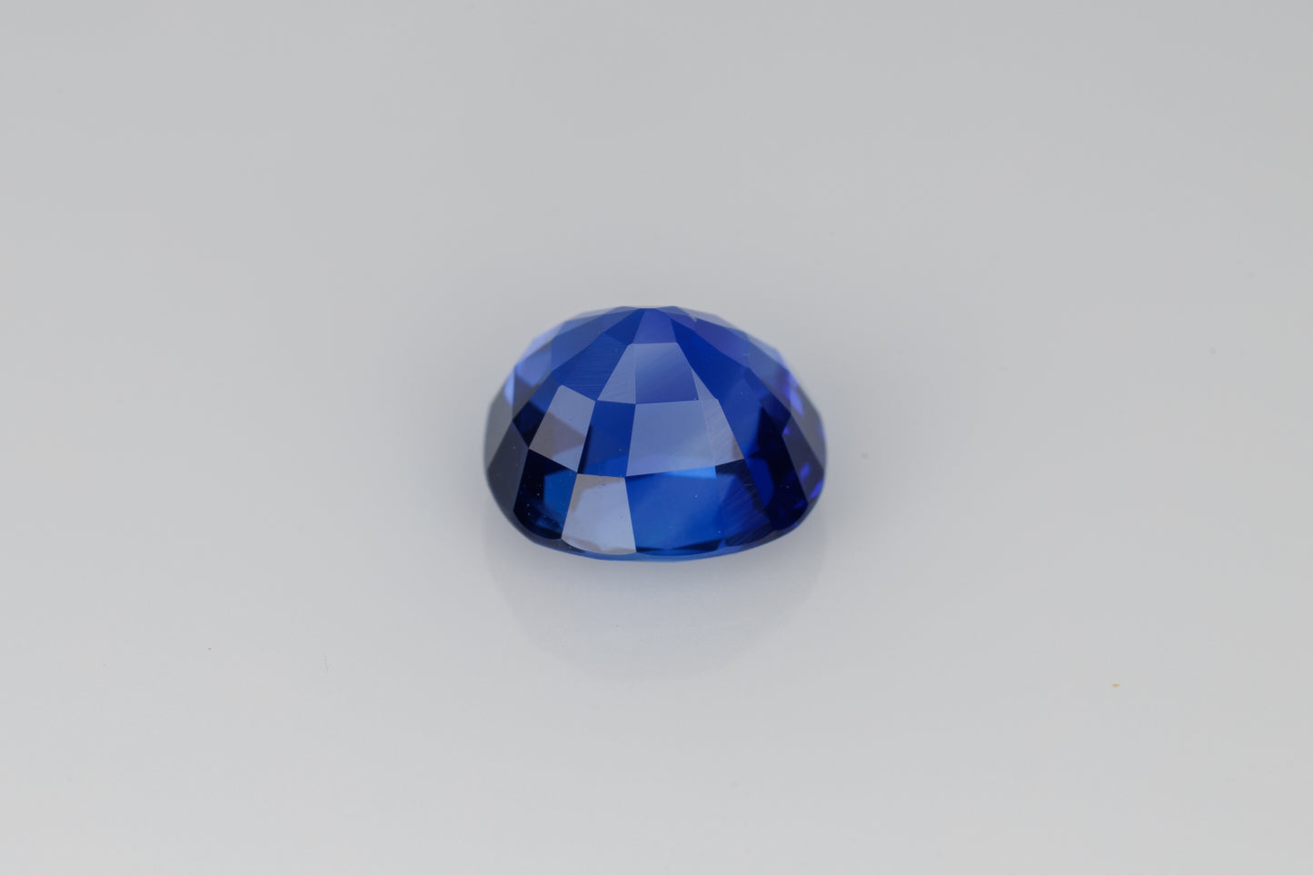 Peacock color blue sapphire heat treatment 1.57 ct
